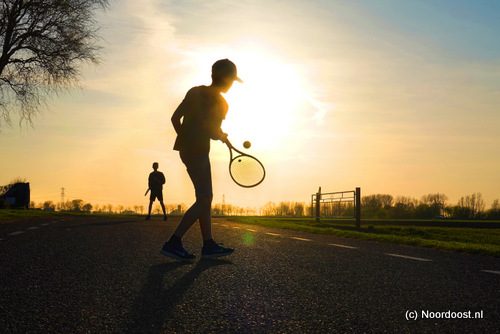 20040751 Tennis zonsondergang Leppedijk