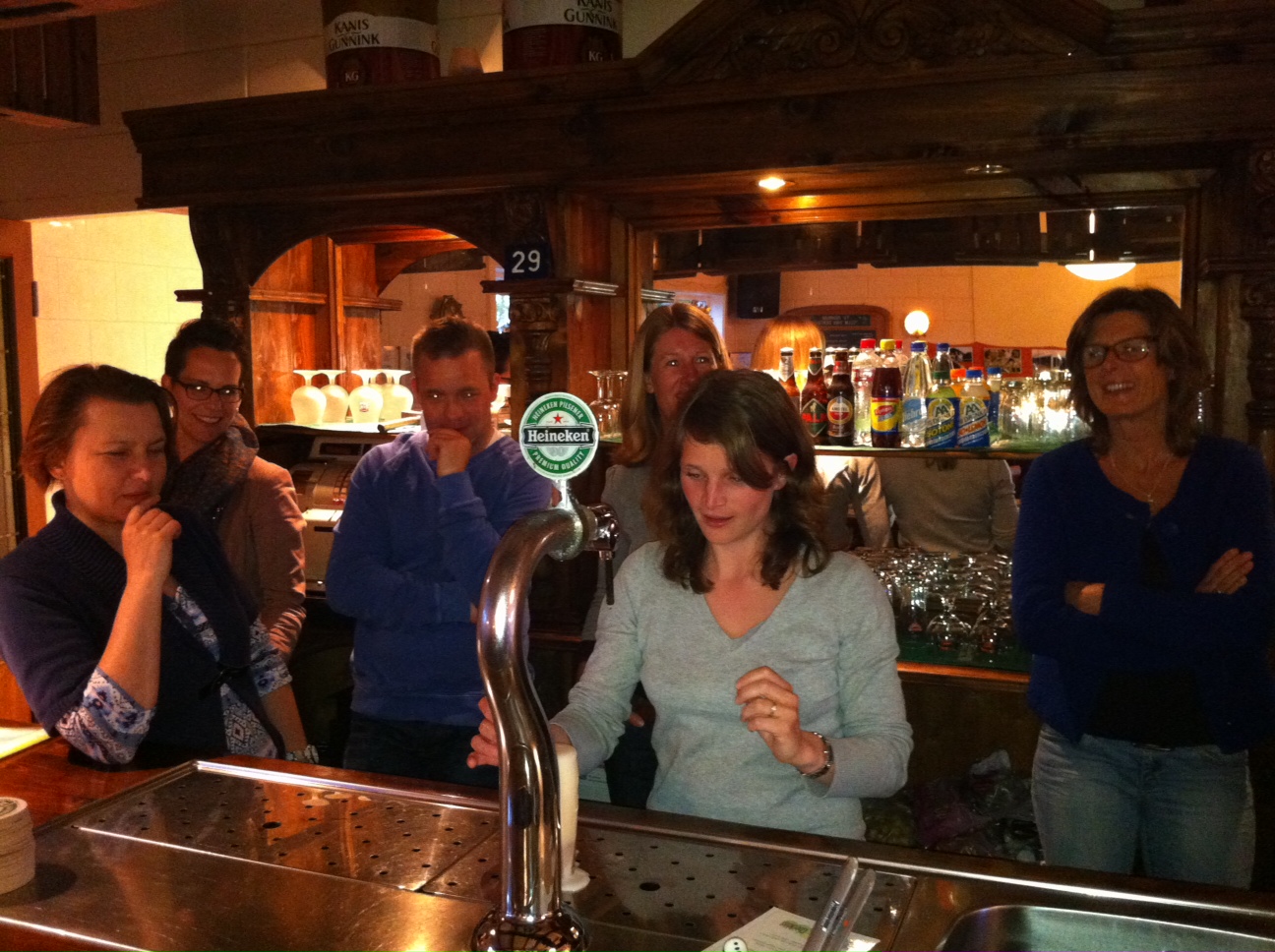 130514 Nieuwe Ledenavond biertappen