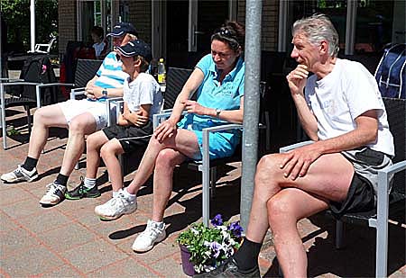 130601 Jr-Sr-toernooi Anne Dijkstra en Janke Witting 400