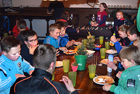 141213PannenkoekenEten 400