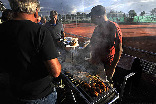 15091950 Barbecue zonsondergang