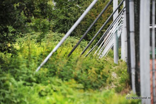 16090360 onkruid achterbaan twee