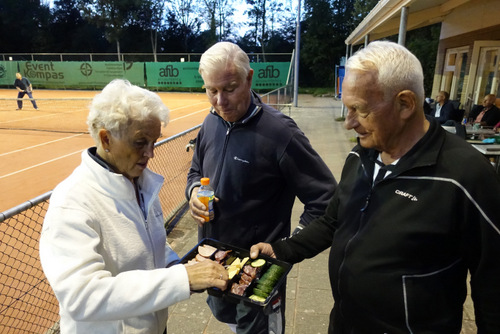 180830 Zomergezellig AnneSijbesma trakteert