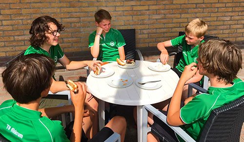 210704 Barbecue bordjesleeg