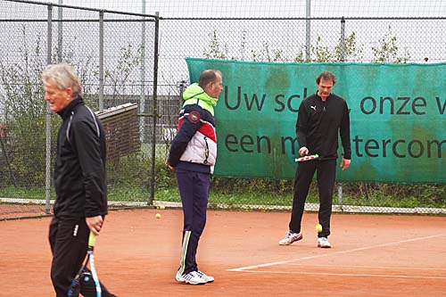 211204 TVAkkrum les op coronazaterdag drietal 450