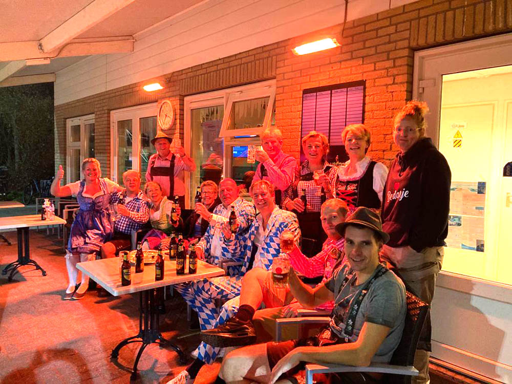 221114 TVA Oktoberfest2022 GroepBuiten
