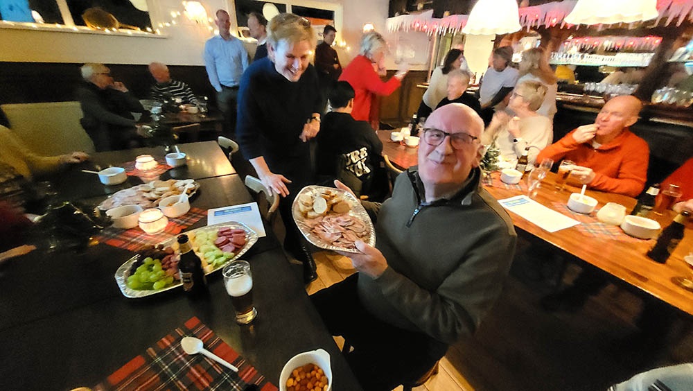 20230107 TVA Nieuwjaarsborrel Freek rollade 1000