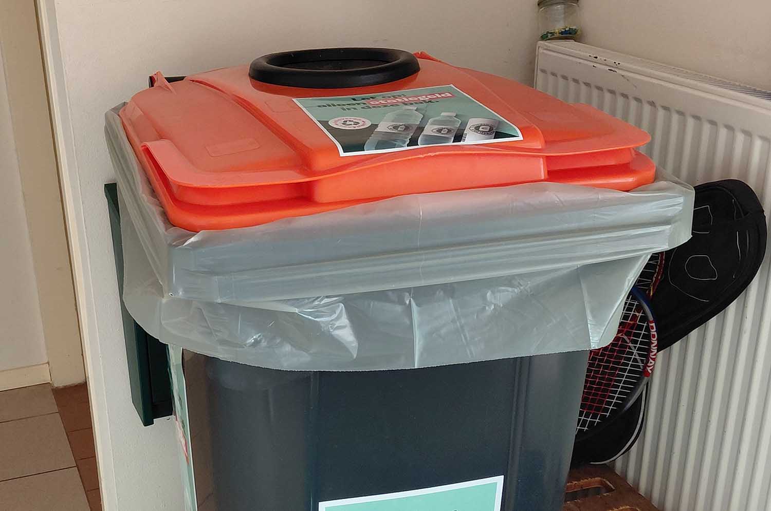 250603 TVA statiegeldflesinzameling liggend