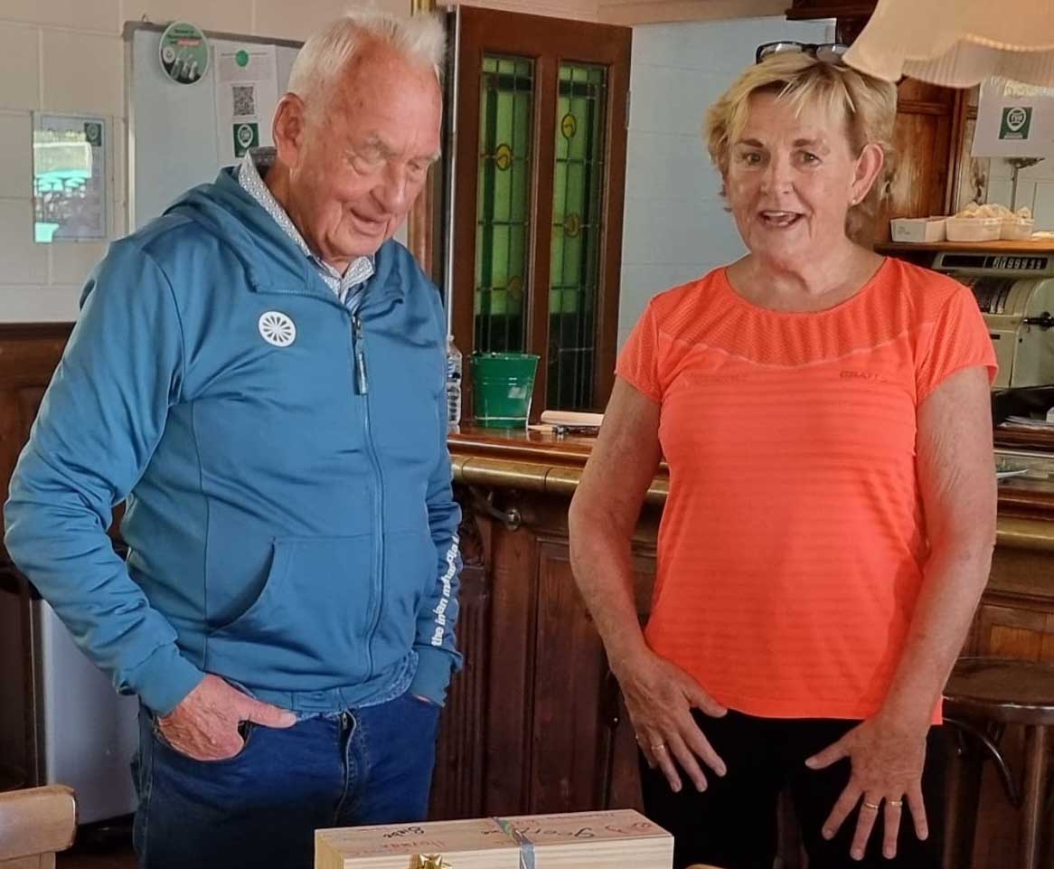 251104 TVA zondagochtendploeg AnneSijbesma90jaar 1.jpg