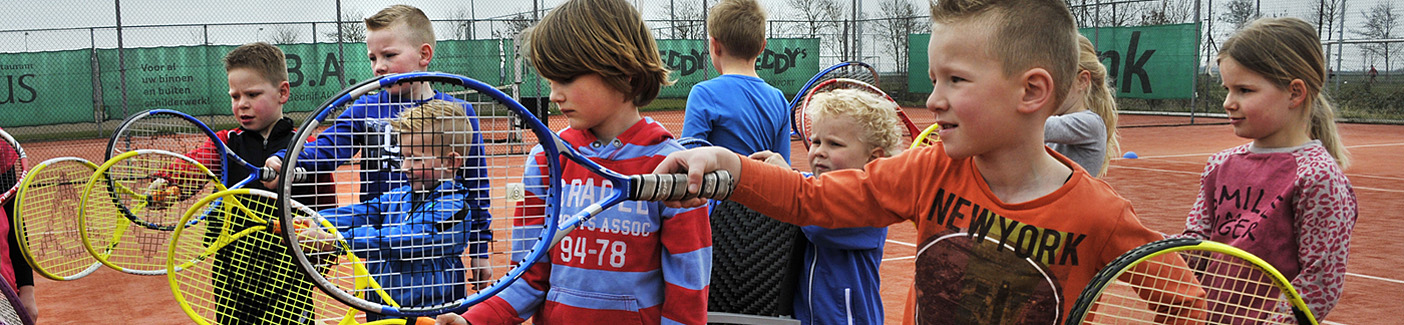 header-tennesracket-jongeren.jpg