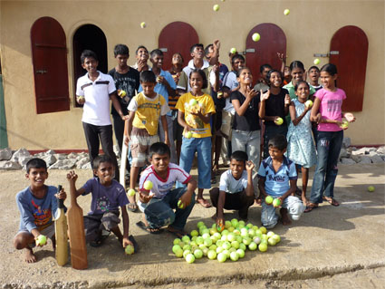 091219_tennisballen_sri_lanka